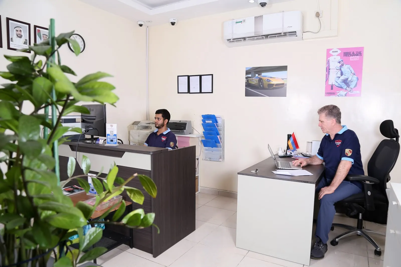 Missak service team coordinating vehicle recovery in Abu Dhabi